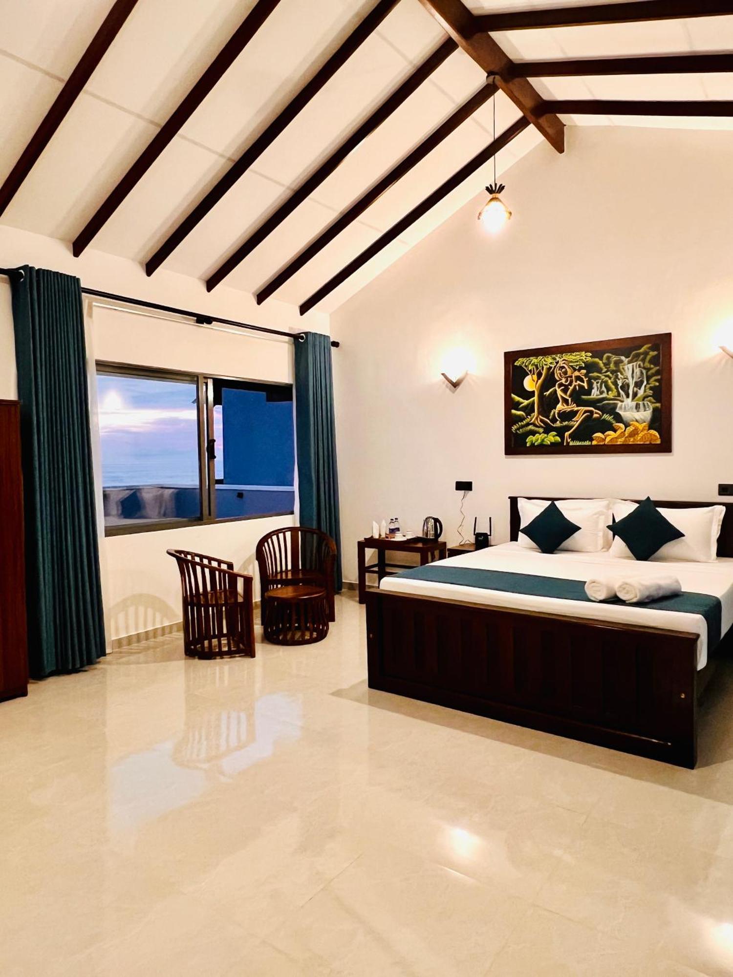 Ocean Front Villa Хіккадува Екстер'єр фото